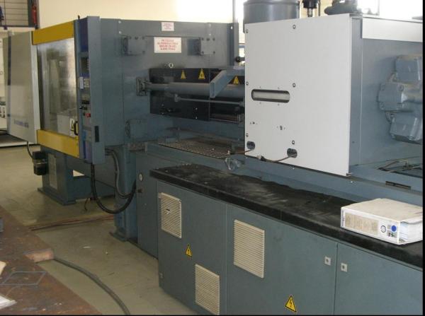 Spritzgiessmaschine (270 t)