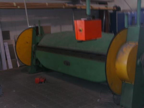 Schwenkbiegemaschine (3.040 x 4 mm)
