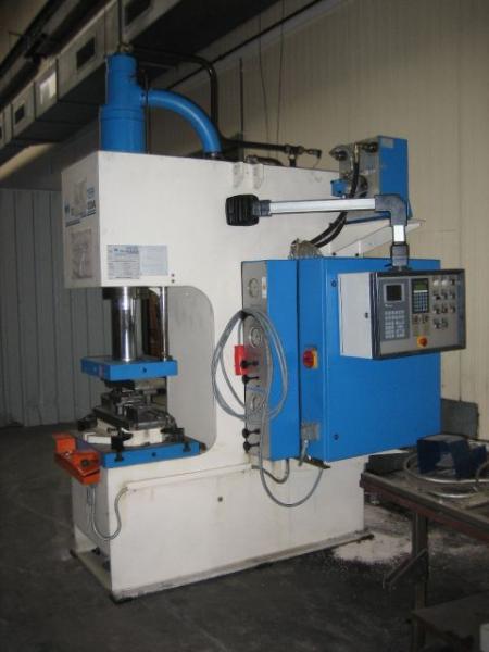 Single column hydraulic press (40 ton)