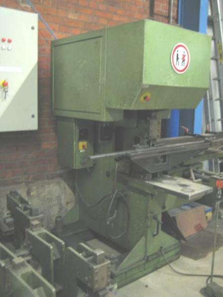 Stanzmaschine (40 t)