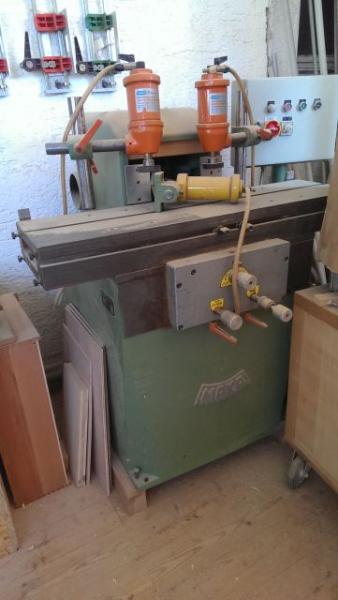 Schwingmeissel-Stemm-Maschine