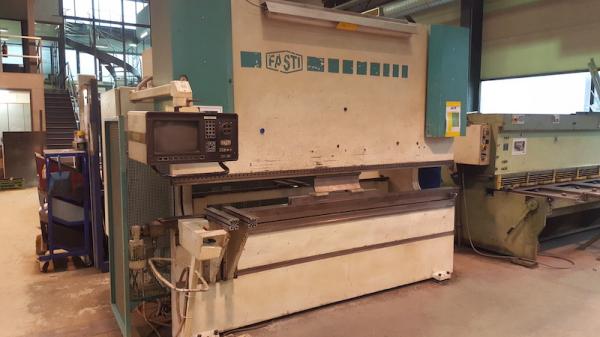 CNC Abkantpresse (200 t)