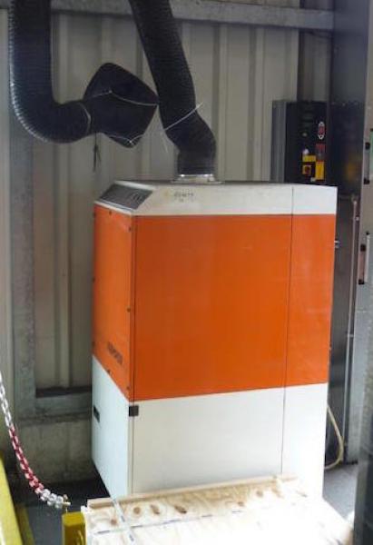 Mobile welding fume extractor