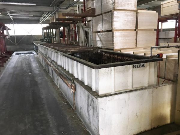 Holz-Traenkanlage Impraegnierbecken