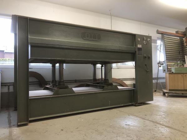 Furnierpresse (1.300 x 2.500 mm)