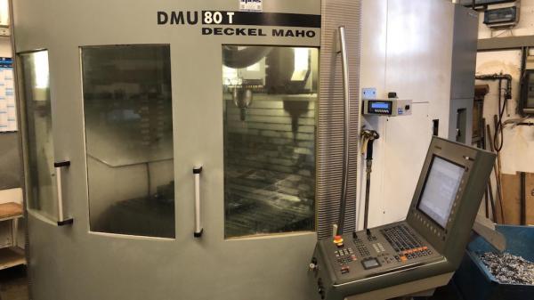 univ. CNC Bearbeitungszentrum (X: 800 mm)