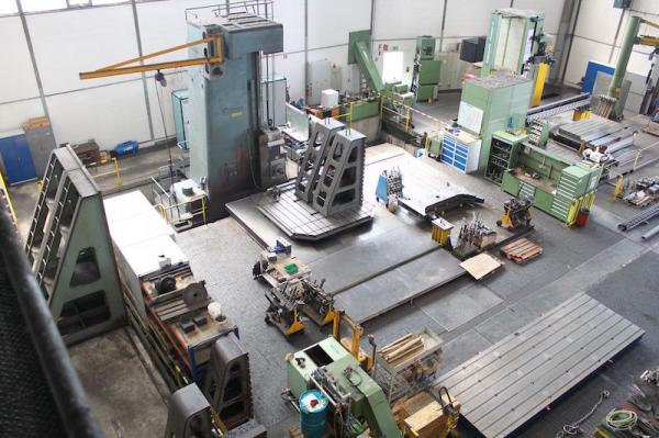 NC Tischbohrwerk (X: 8.000 mm)