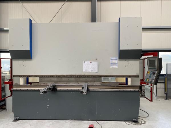 CNC press brake (210 tons)