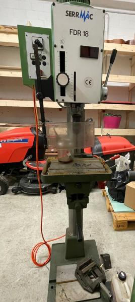 Saeulenbohrmaschine (Stahl 18 mm)
