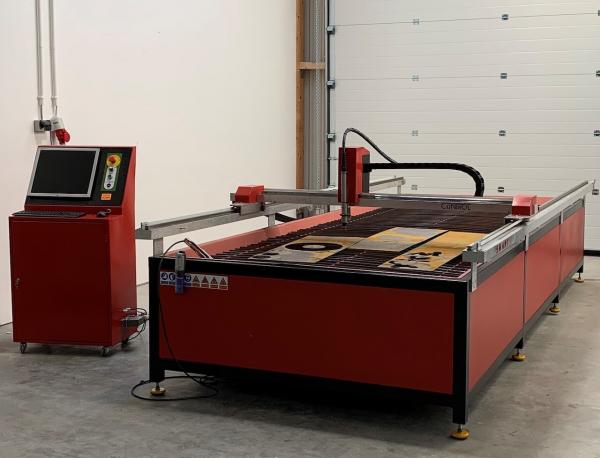 CNC Plasma-Schneidanlage (1,5 x 4 m)
