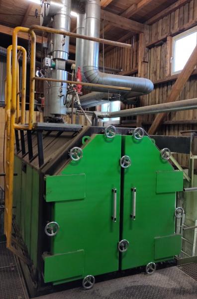 Biomasse-Heizung (1.200 kW)