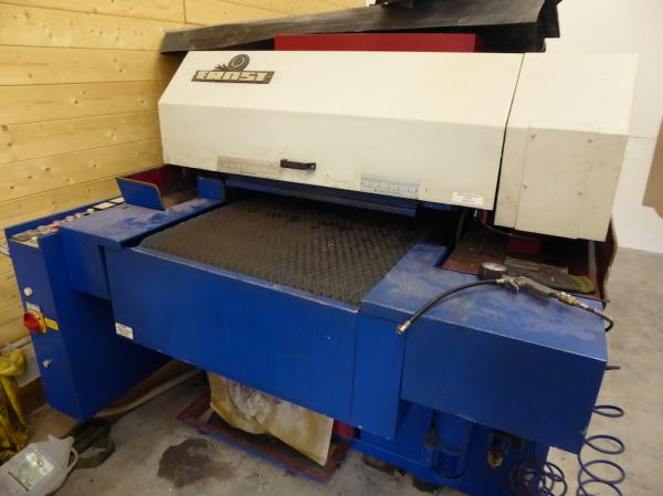 Entgratmaschine (Nassschliff)