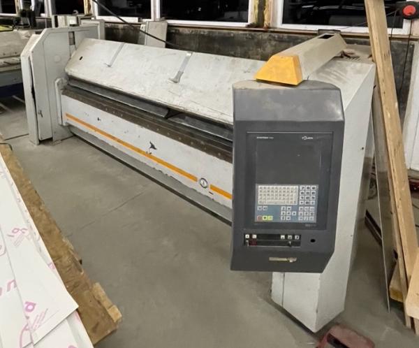 CNC Schwenkbiegemaschine (3.200 x 3 mm)