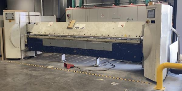 CNC Schwenkbiegemaschine (4.000 x 2,5 mm)