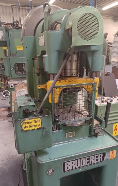 Autom. Stamping Press (30 tons)