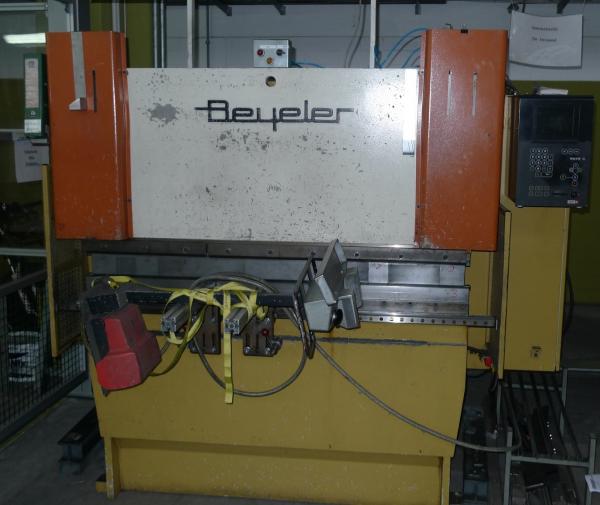 CNC press brake (30 tons)
