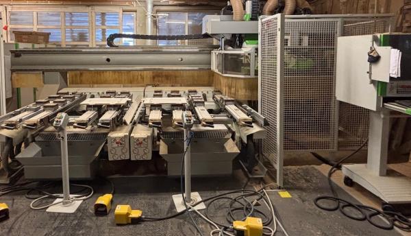 CNC Bearbeitungszentrum (3.012 x 1.549 mm)
