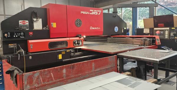 CNC Stanz- / Nibbelmaschine (Grossformat)