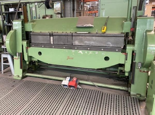 Schwenkbiegemaschine (2.040 x 4 mm)