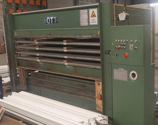 Furnierpresse Etagenpresse (1.500 x 3.000 mm)