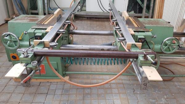 Double Cross Cut Saw (Vacuum Table)