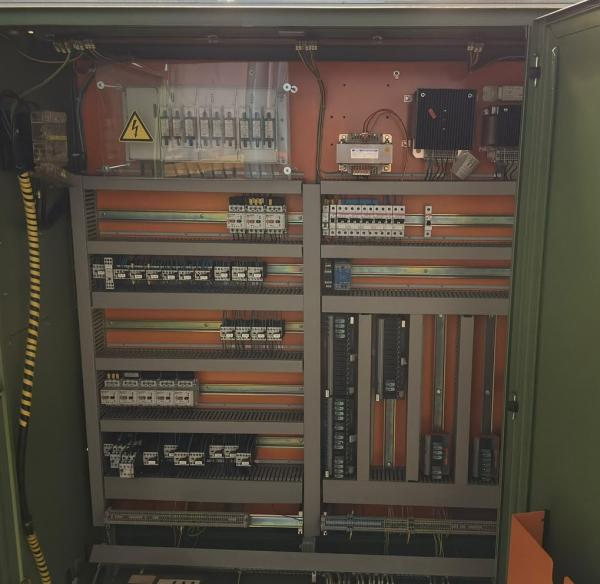 CNC Drehmaschine (240 x 800 mm)