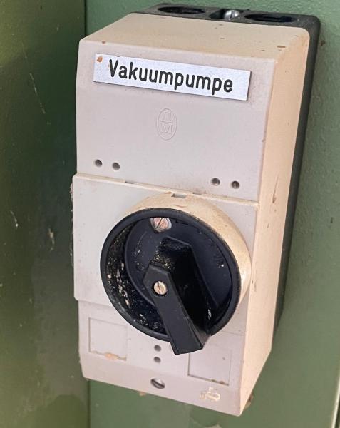 automat. Langbandschleifmaschine